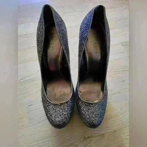 Bakers Grey sliver sparkle heels size 9